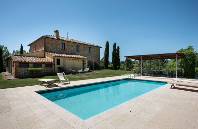 Estupenda casa de vacaciones privada con WIFI, A/C, piscina privada, TV, patio y vista panorámica