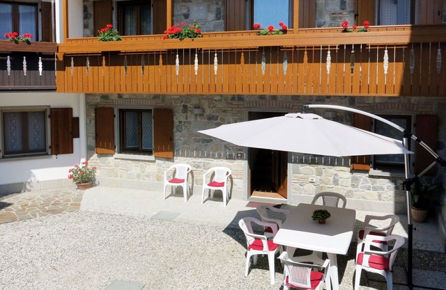 Estupenda casa de vacaciones privada para 8 personas con WIFI, TV y patio