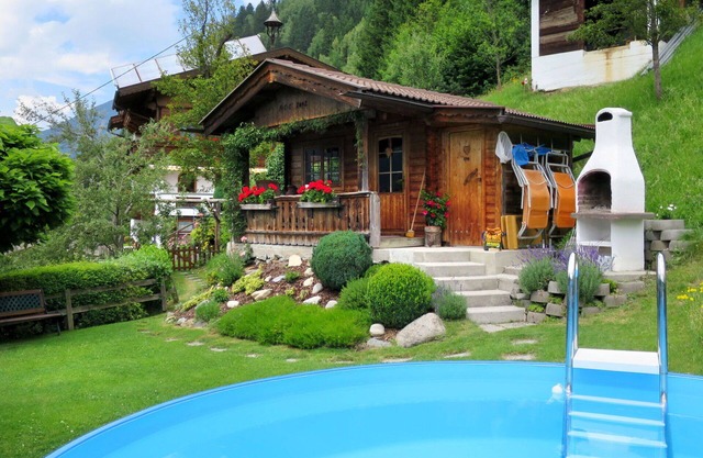 Maravillosa casa de vacaciones privada para 8 personas con WIFI, piscina, TV y patio