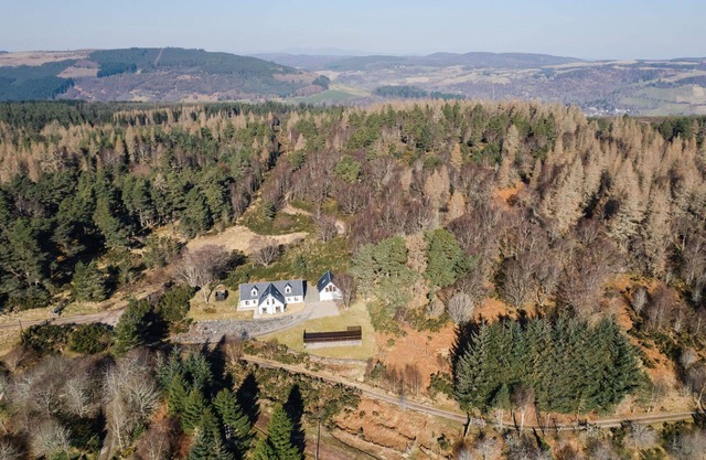 Maravillosa casa de vacaciones privada para 7 personas con WIFI, TV, patio y vista panorámica