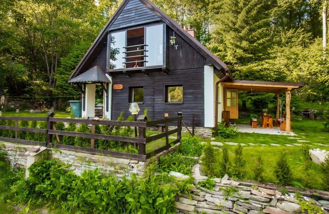 Maravillosa casa de vacaciones privada con WIFI, TV, patio, mascotas permitida y vista panorámica