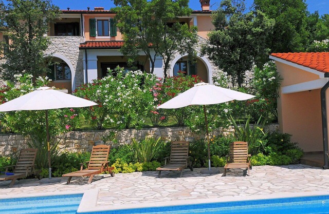 Estupenda casa de vacaciones privada para 10 personas con piscina, A/C, WIFI, TV y terraza