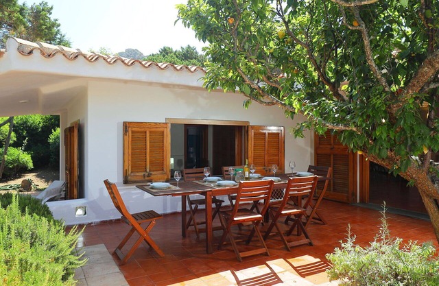 Maravillosa casa de vacaciones privada para 8 personas con WIFI, TV, patio y mascotas permitida