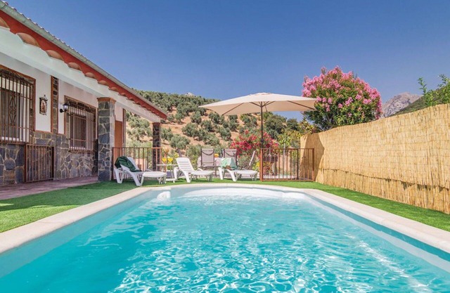 Preciosa casa de vacaciones privada con piscina privada, A/C, WIFI, TV, patio y mascotas permitida