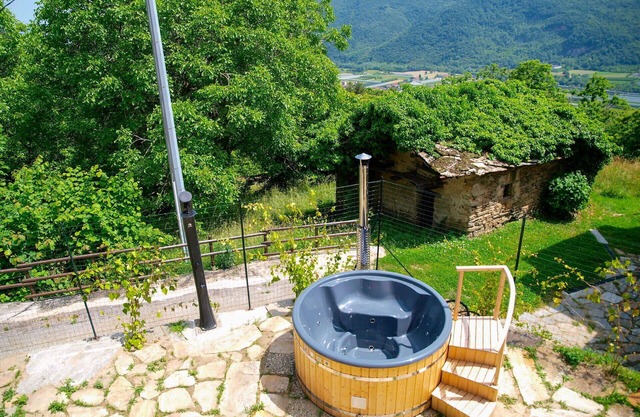 Maravillosa casa de vacaciones privada con jacuzzi, WIFI, TV, patio, vista panorámica