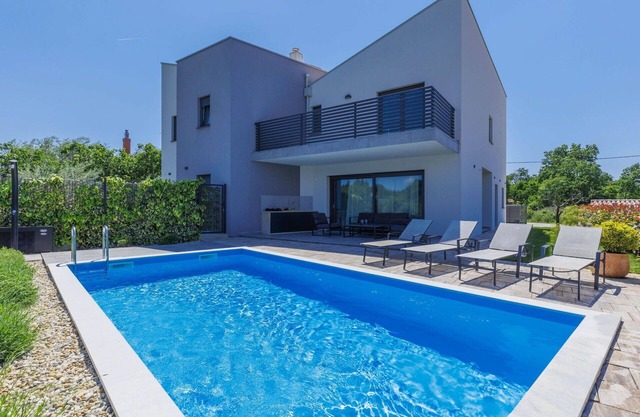 Maravillosa casa de vacaciones con WIFI, A/C, piscina privada, TV, terraza y mascotas permitida