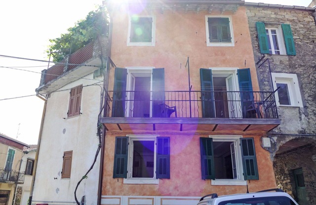 Preciosa casa de vacaciones con WIFI, balcón, mascotas permitida y vista panorámica