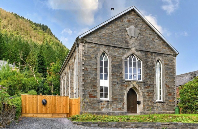 Estupenda casa de vacaciones con WIFI, jacuzzi, TV y mascotas permitida