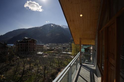 Wooden Castle Hotel & Resort