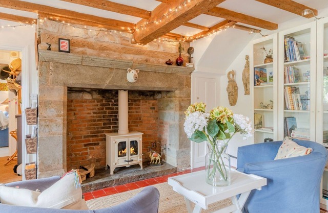 Woodfields, Kineton, Stratford-on-Avon - sleeps 8 guests in 4 bedrooms