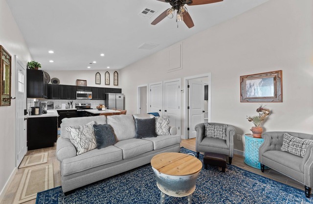 Woodhood Luxury Casita #1. the center of horse country