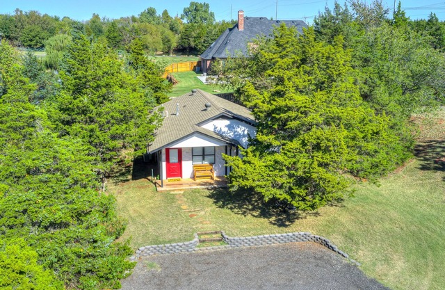 Woodland Retreat with Pool & Tennis court access!