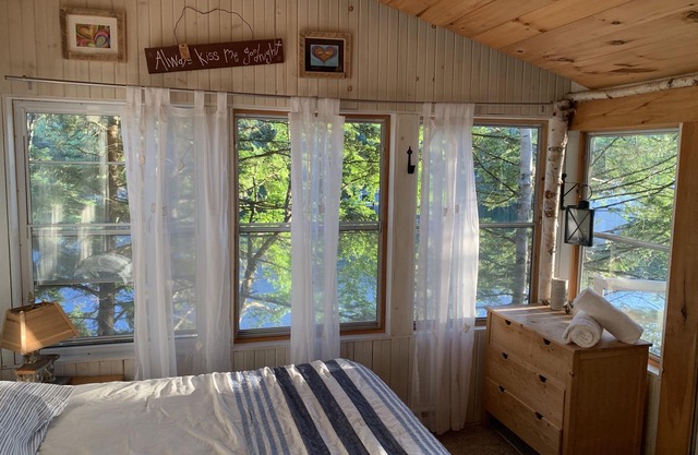 Woodroffe Bay Lake Joseph Get Away Cottage , Muskoka