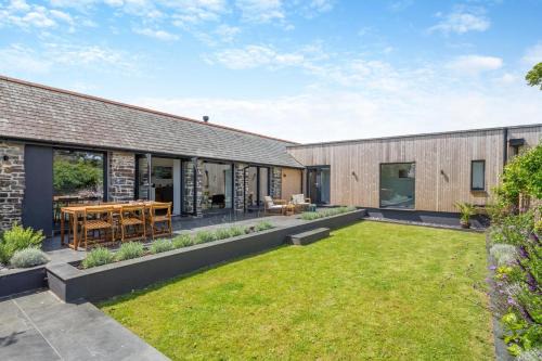 Woodside Barn Hartland