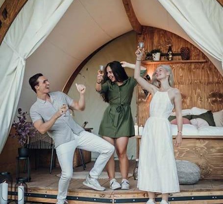 WOW magisches Luxus Glamping mit Pool im Paradies