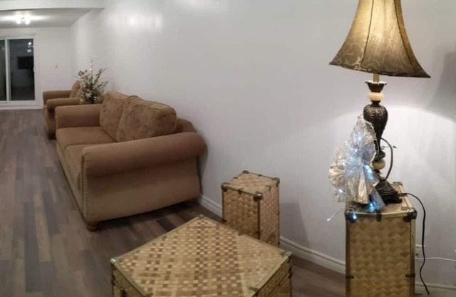 WOW! Whole house 3bed/1.5 bath!