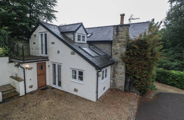 WREN COTTAGE, family friendly, character holiday cottage in Goodrich