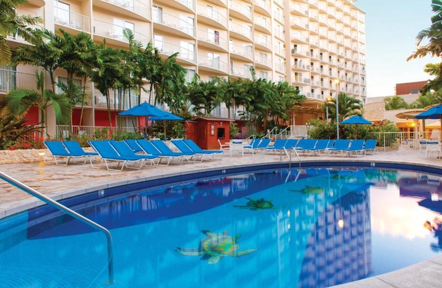 Wyndham Waikiki Beach Walk