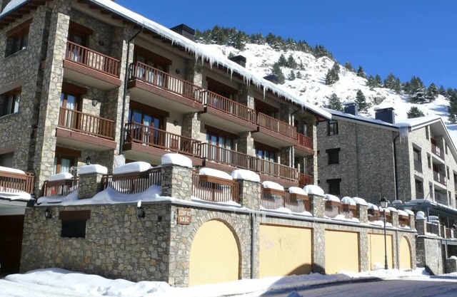 Xalet Saüc Apartamento familiar 4/6 personas, gran terraza, vistas a Grandvalira