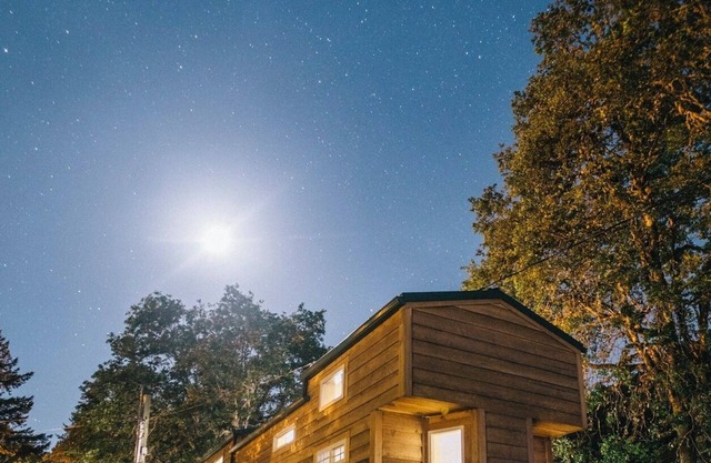 XXL Tiny Home in Umpqua National Forest