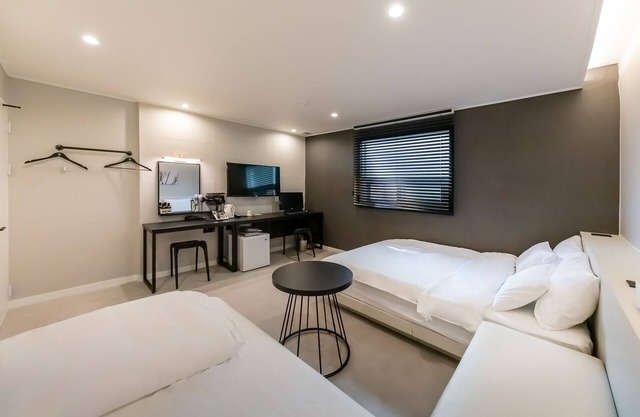 YAM Gwangju Chungjang City Hall