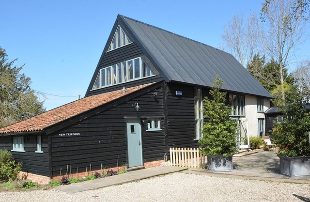 YEW TREE FARM BARN AND STABLE, pet friendly in Framlingham