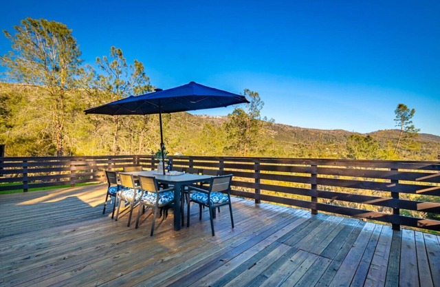 Yosemite Sierra Vista Lookout w/Hot Tub, Game Room