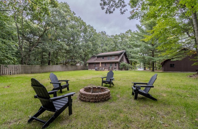 Your Cozy Up North Escape in Interlochen, MI