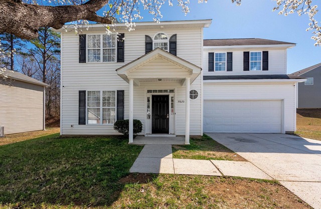 Your family retreat in Charlotte (pet friendly)!