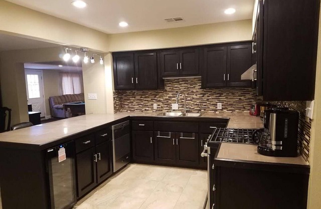 Su solución de vivienda Holloman TDY