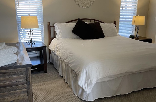 Your Home Away From Home and 2 miles from The Mayo Clinic and Snowbirds welcomed