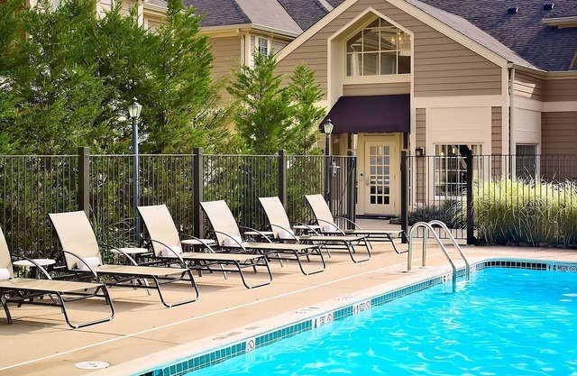 Your Home Away From Home! Free Parking, Onsite Pool, Pets Allowed