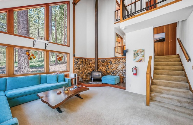 Your Peaceful Getaway - Lake Tahoe Luxury Chalet w/ Gym & Theater