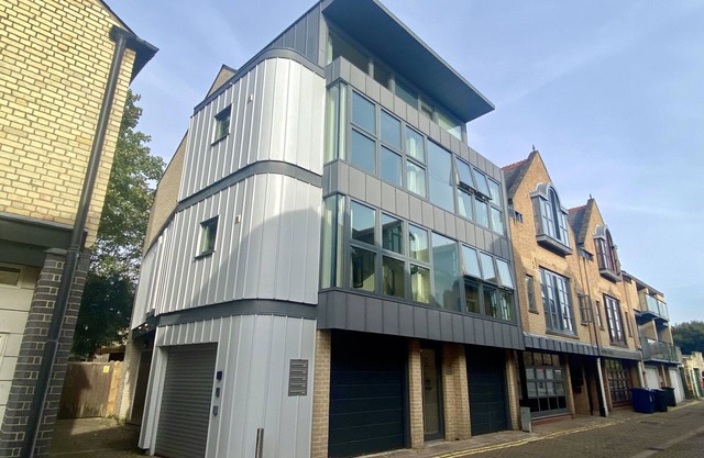 Your Space Apartments - Cambridge Place