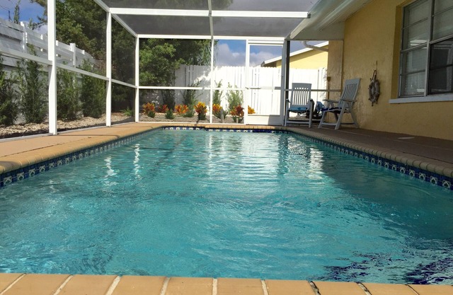 Su paraíso tropical con piscina climatizada