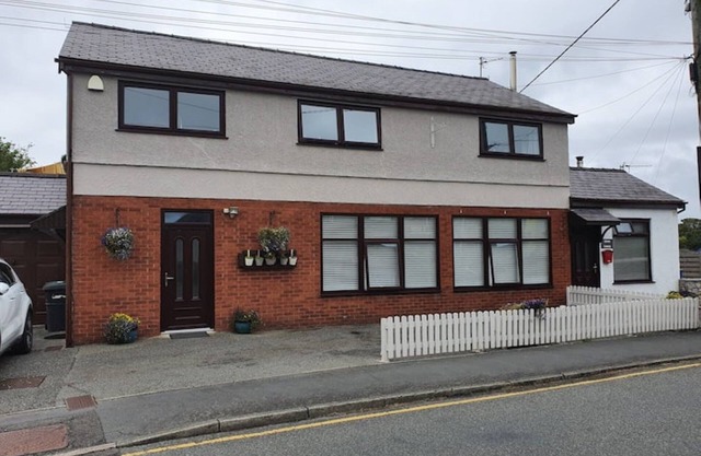 Yr Hen Weithdy. (The Old Workshop) Ll728hd, sleeps 4