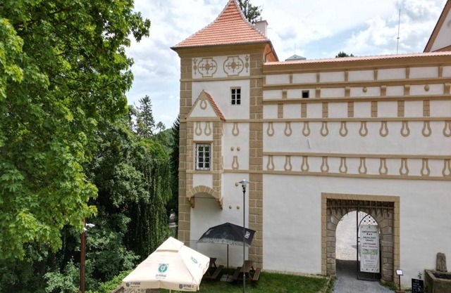Zámek Castle Račice - Předzámčí Forecastle