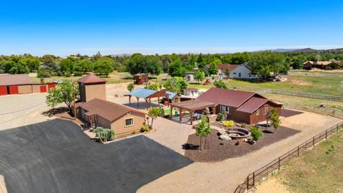 Zebra Ranch 12-gues Compound - Mtn Vufarmspabbq
