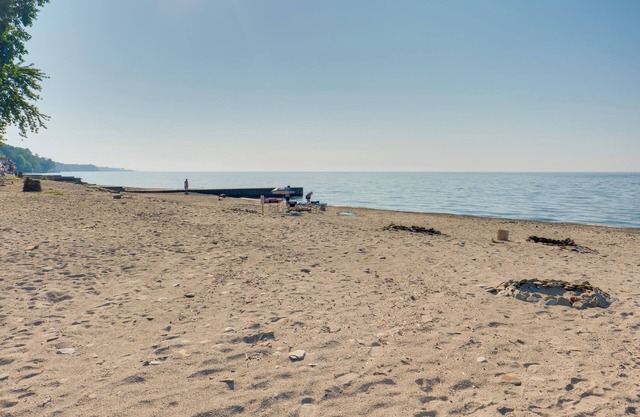 'Zen Haven' Lakefront Erie Home w/ Shore Access