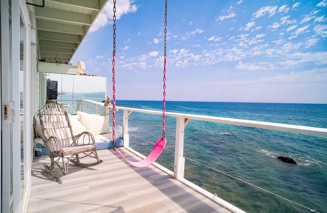 Zen Palace on Sand --- Mira cómo el Ombligo sube y baja y no quiere nada más.