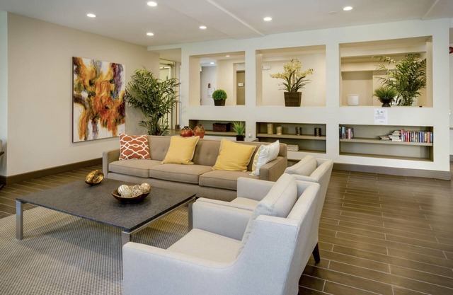 Zen Retreat W/♛King Bd,♥ of DT, Near Hospitals