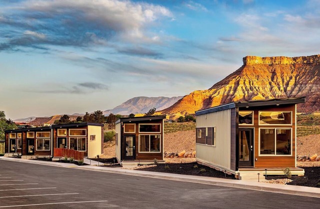 Zion Retreat: Brand New Tiny Home w/ King Bed, Full Kitchen & Kids Loft #20