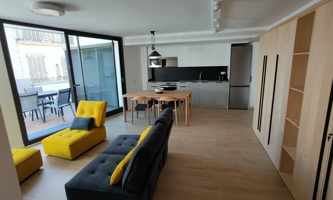 Eixample Apartamento | Rutlla 10: Ático céntrico con gran terraza en zona eixample-barri vell