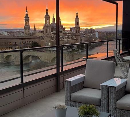 Barrio de Jesus Apartamento | Ático mejores vistas al Pilar jacuzzi y garaje