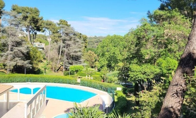 La Bocca Nord Apartamento | Évasion à Deux. Domaine Prestigieux. Jacuzzi & Parking Privés, Piscine Golf