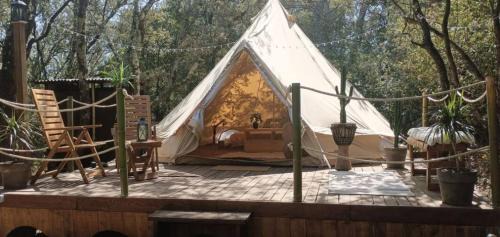Vers-Pont-du-Gard Otro | Évasion en pleine nature, Tipi insolite et Jacuzzi au Pont du Gard !
