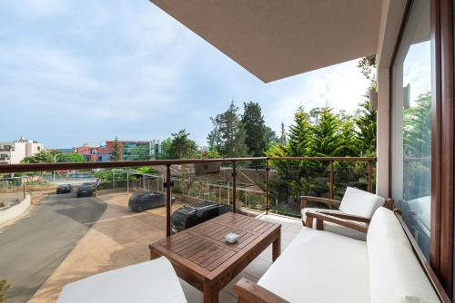 Sozopol Apartamento | Апартаменти с чадъри и шезлонги на плажа - Свети Никола Каваците
