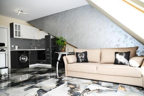 Ruse Center Apartamento | БИСЕР 2023