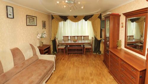 Cherkasy Apartamento | Комфортна та простора квартира в центрі на бульварі Шевченка!Поруч парковка з охороною