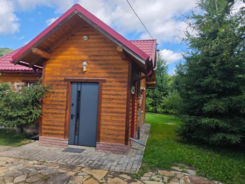 Yaremche Casa | Смерековий двір